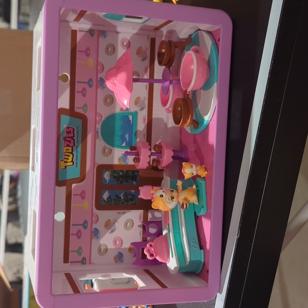 Twozies ice cream parlor set